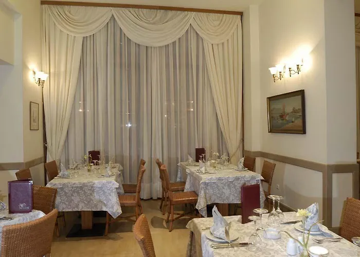 Hotel Capsis Bristol Boutique 5*