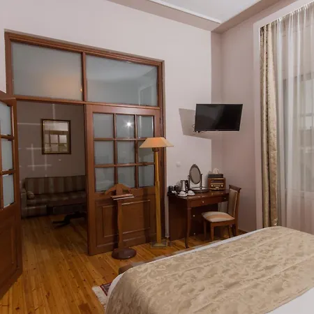 Capsis Bristol Boutique Thessaloniki