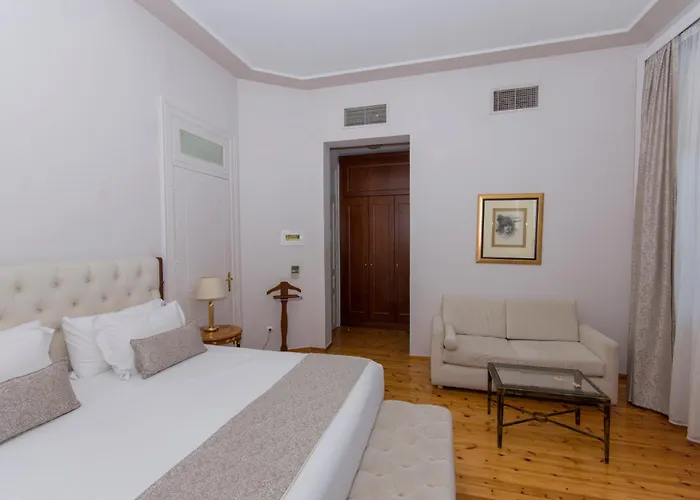 Hotel Capsis Bristol Boutique 5*