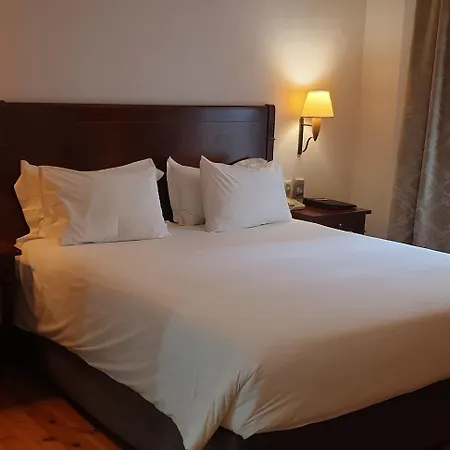 מלון Capsis Bristol Boutique 5*