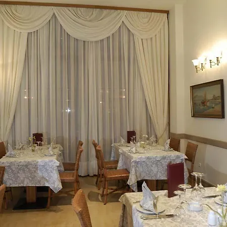 Hotell Capsis Bristol Boutique 5*