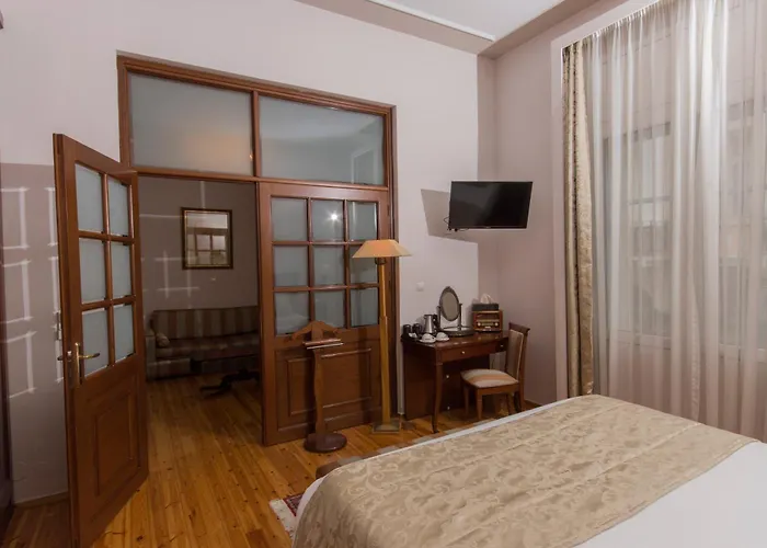 Capsis Bristol Boutique Thessaloniki